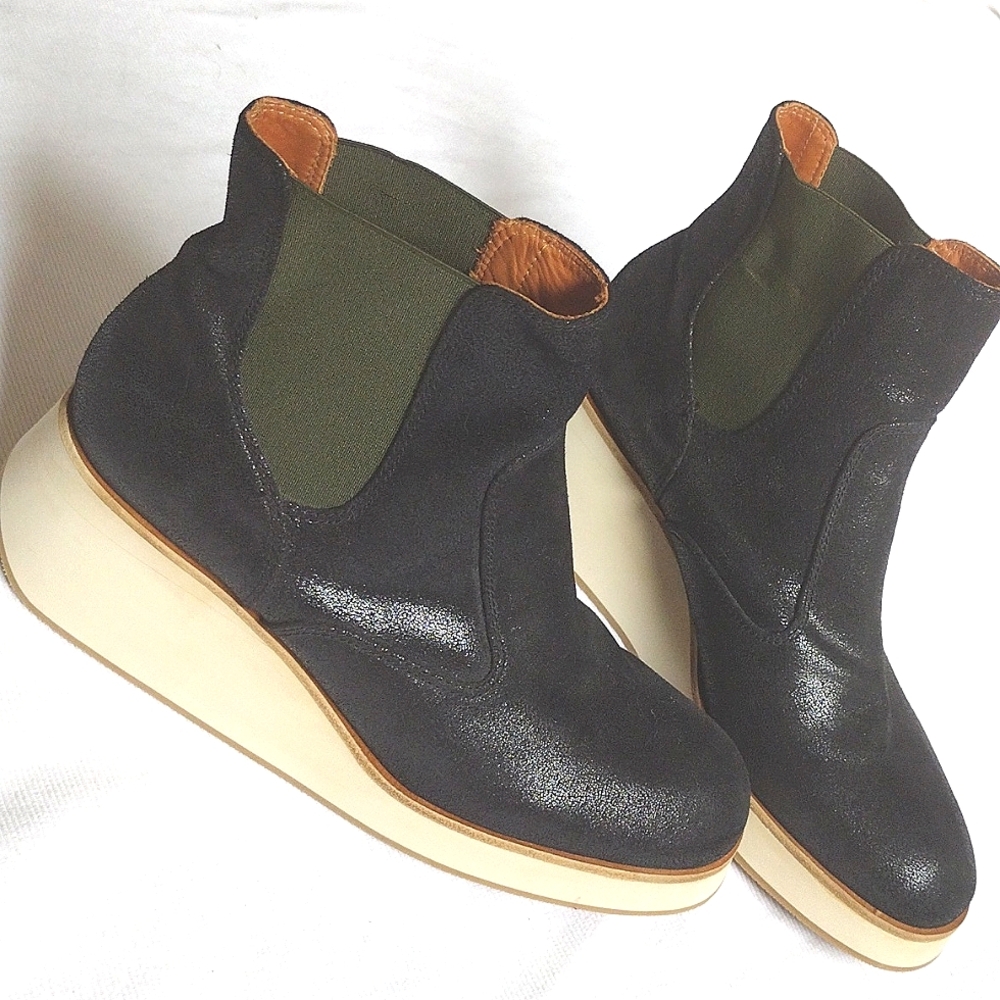 Chie Mihara Black and Olive Ankle Booties